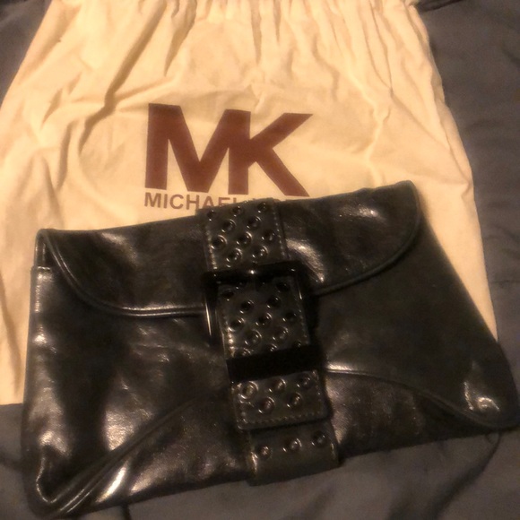 Michael Kors NWT nice size clutch gunmetal - Picture 1 of 3